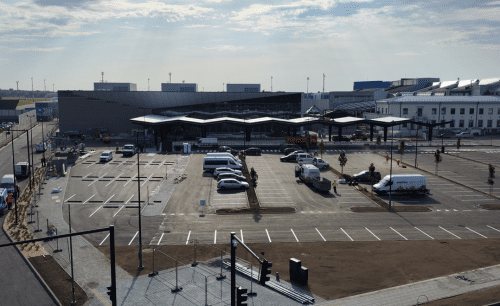 Parkavimas Vilniaus oro uoste (VNO) – P2 UNIPARK trumpalaikio parkavimo aikštelė šalia terminalo